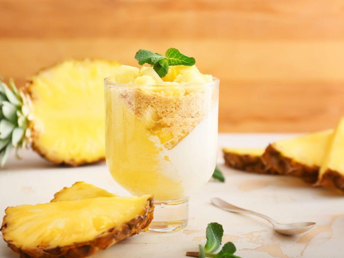 Semifreddo all’ananas: dessert con frutta fresca in 10 minuti