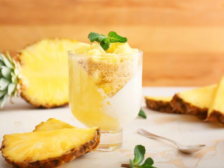 Semifreddo all’ananas: dessert con frutta fresca in 10 minuti