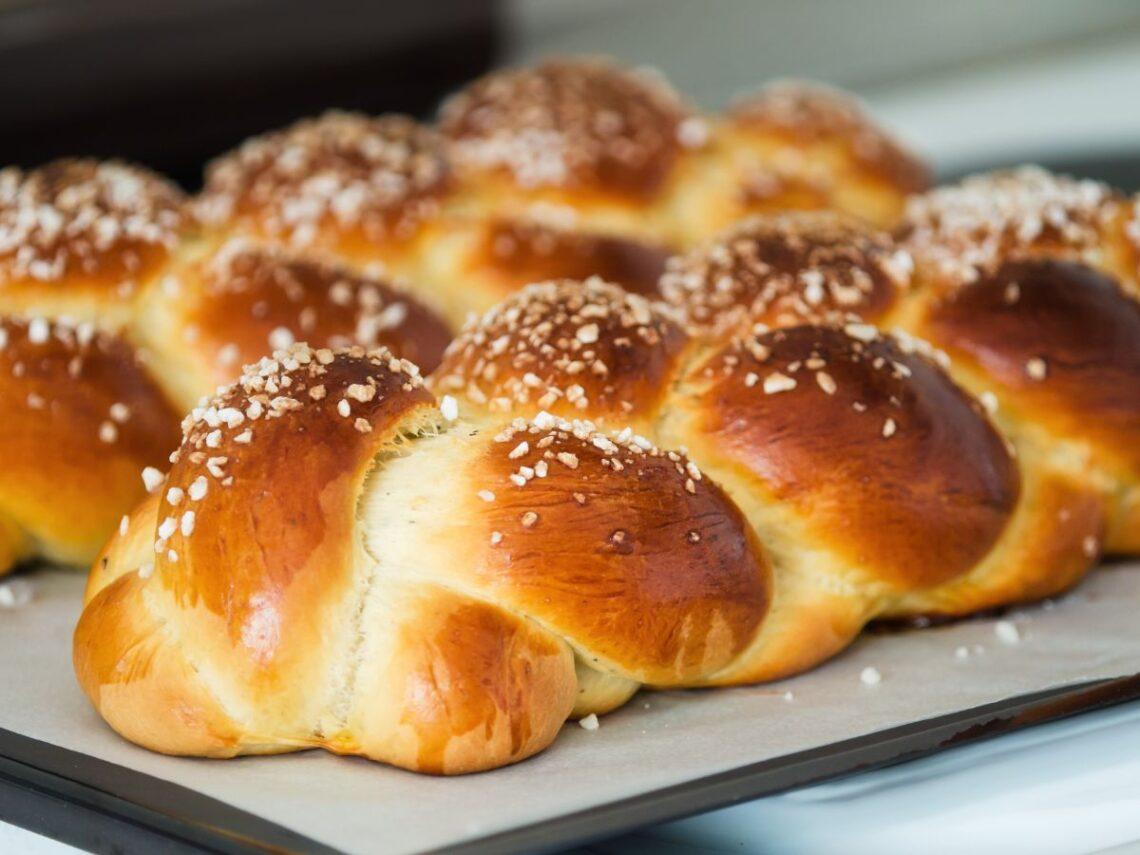 Treccia dolce con lievito madre: ricetta facile e naturale