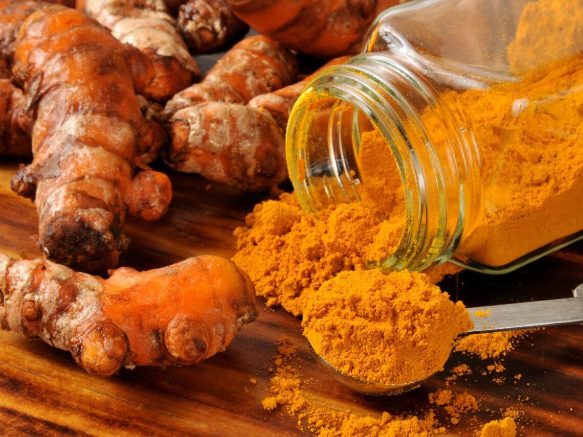 Curcuma: storia, proprietà, usi in cucina e controindicazioni
