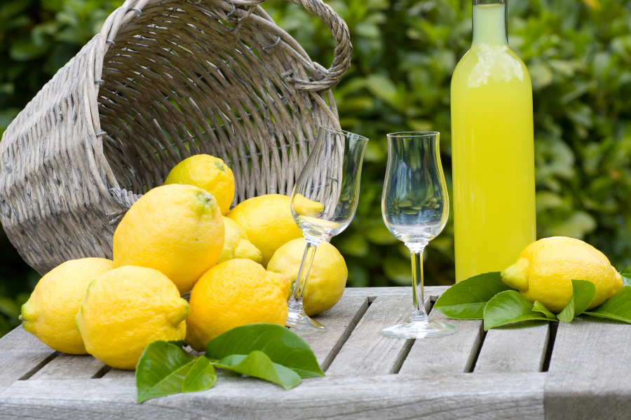 Limoncello-la-ricetta-del-liquore-campano