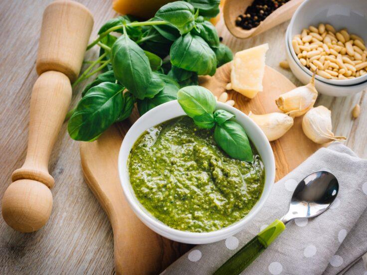 Pesto alla genovese: ricetta originale ed errori da evitare