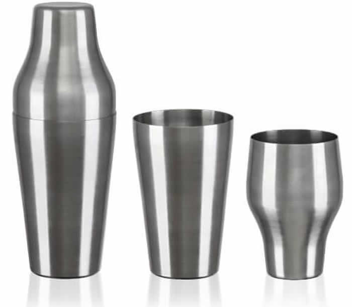 Strumenti del bartender: il cocktail shaker Strumenti del bartender: il cocktail shaker