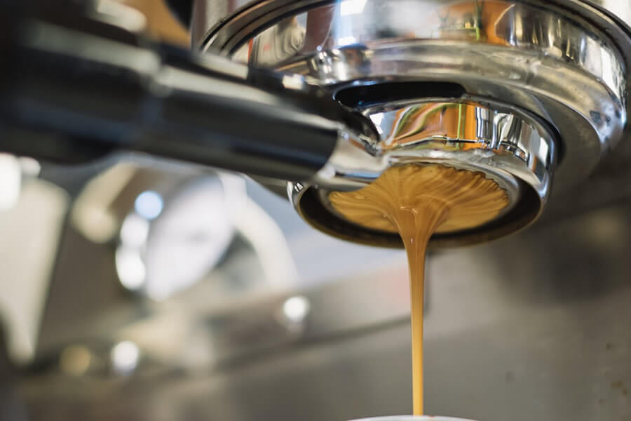 Come si valuta un espresso tramite l'esame olfattivo e gustativo