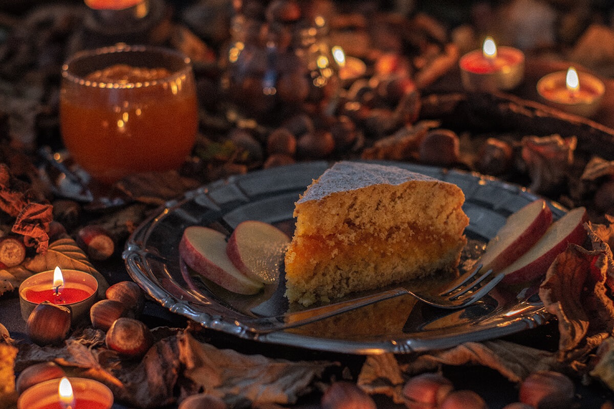 Torta di nocciole con confettura di mele e carote: facile e vegetariana Torta di nocciole con confettura di mele e carote: facile e vegetariana