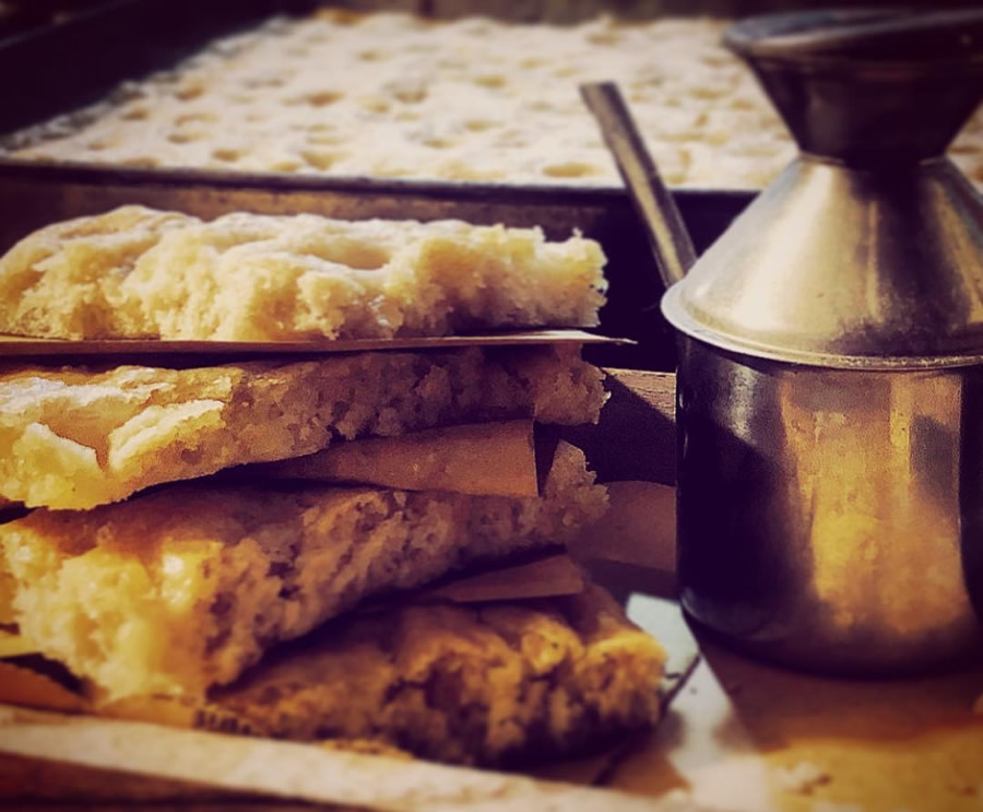 Focaccia genovese o Fügassa: storia, caratteristiche e ricetta Quando si mangia la Focaccia genovese o Fügassa