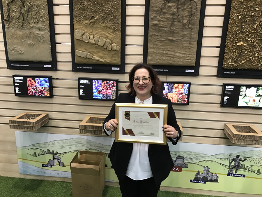 Helena Kyriakides: esperienze enogastronomiche per stranieri Helena Kyriakides fondatrice di Yummy Italy