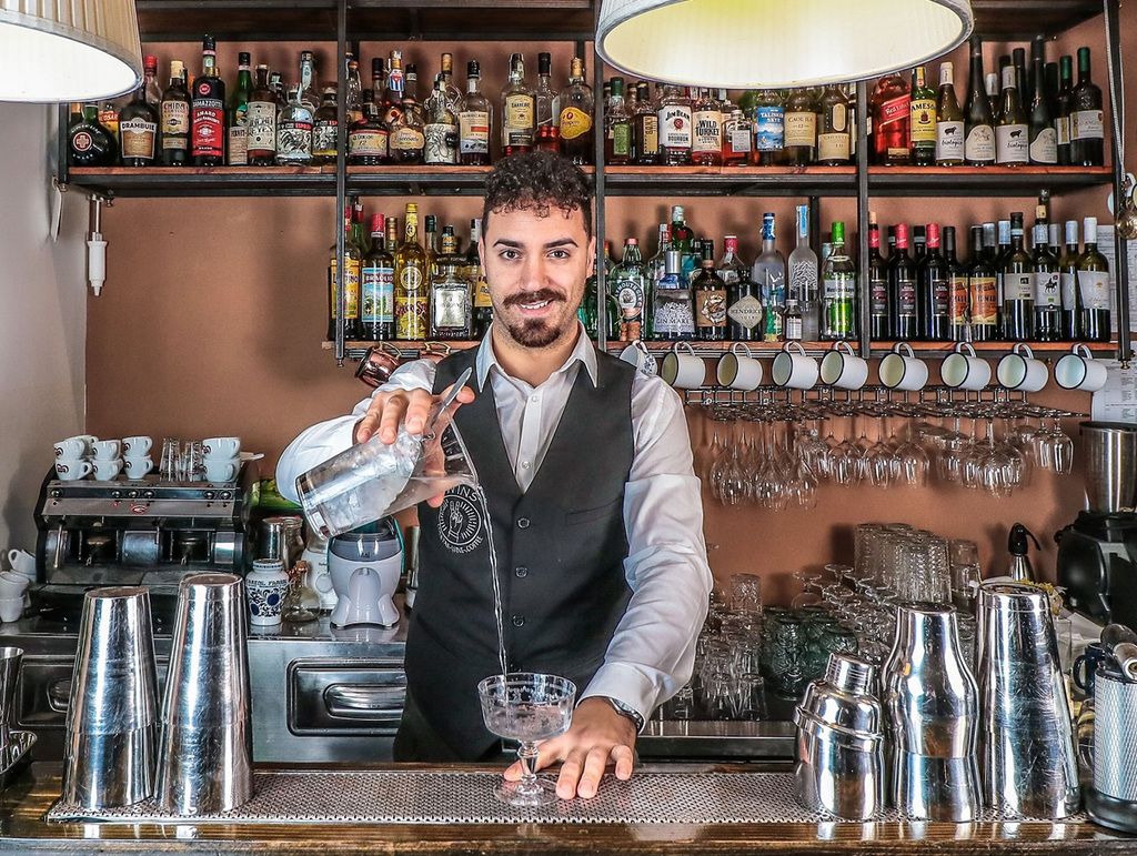 Outlaw di Ugo Acampora, il cocktail fuorilegge ispirato al Cinema Ricetta del cocktail Outlaw di Ugo Acampora