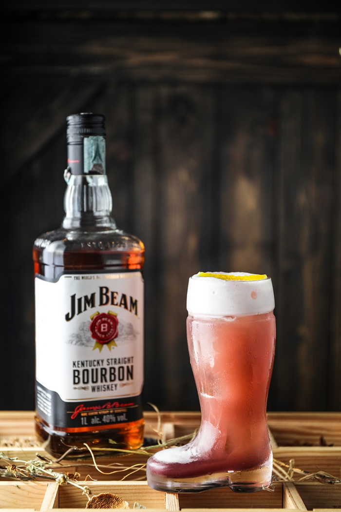 Outlaw di Ugo Acampora, il cocktail fuorilegge ispirato al Cinema Drink Outlaw del bartender Ugo Acampora