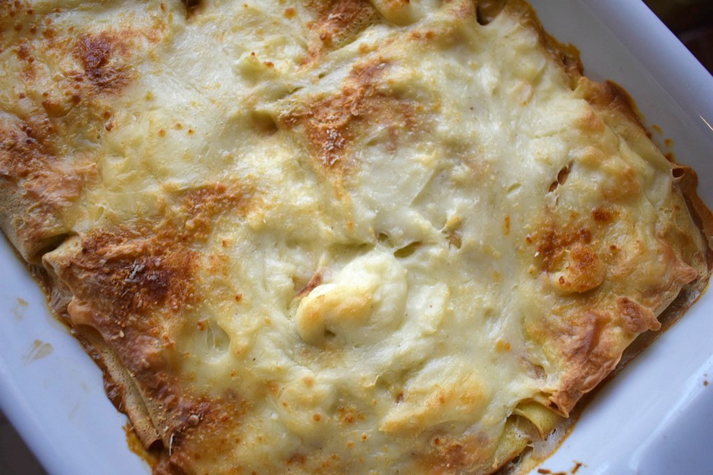 Crêpes con funghi e besciamella, ricetta semplice al forno