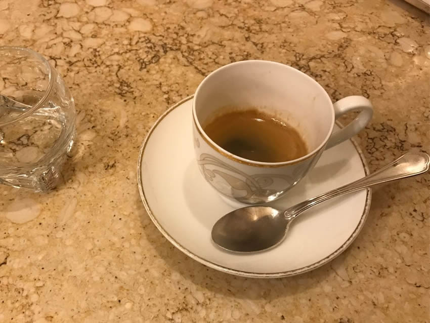 Caffè Terzi a Bologna chiude? Ecco cosa sta succedendo! Espresso di Caffè Terzi