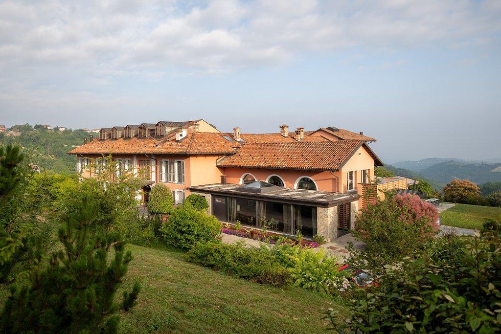 Relais Villa D’Amelia e Ristorante DaMà: cena e relax in Alta Langa Relais Villa D’Amelia e Ristorante DaMà: cena e relax in Alta Langa