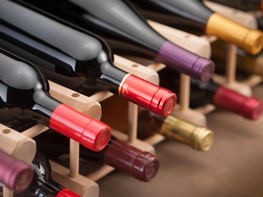Come conservare i vini: bianchi e rossi hanno regole diverse