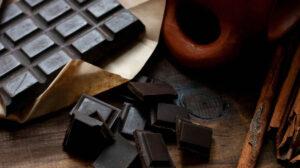 Cioccolato fondente 85%: proprietà e controindicazioni