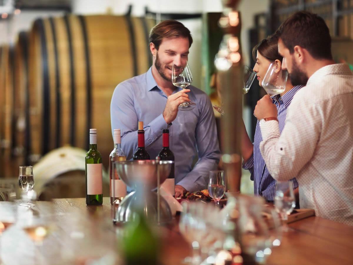 Enoturismo in Italia corre: dati presentati a Vinitaly 2023