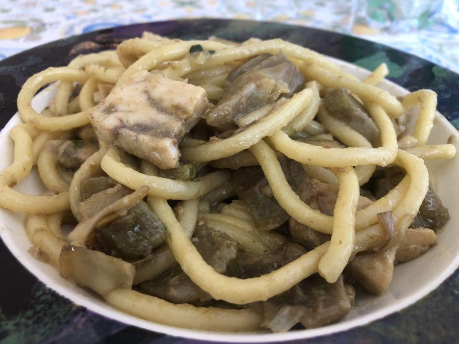 Tonnarelli con pesce spada e carciofi