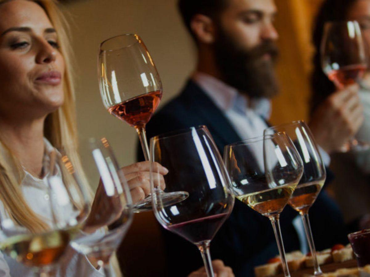 Un momento delle degustazioni all'evento umbro Onlywine