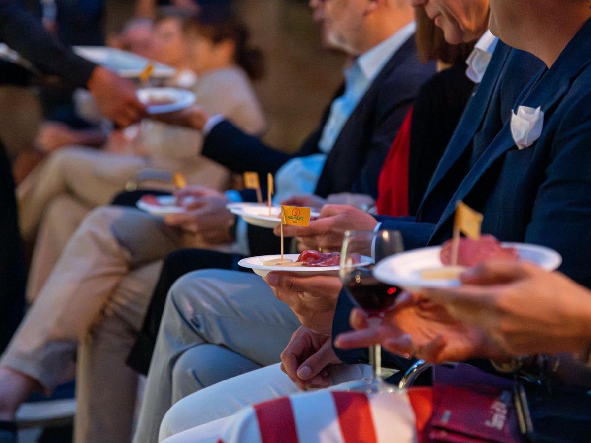 Un momento di degustazione a Sorsi d'autore 2024