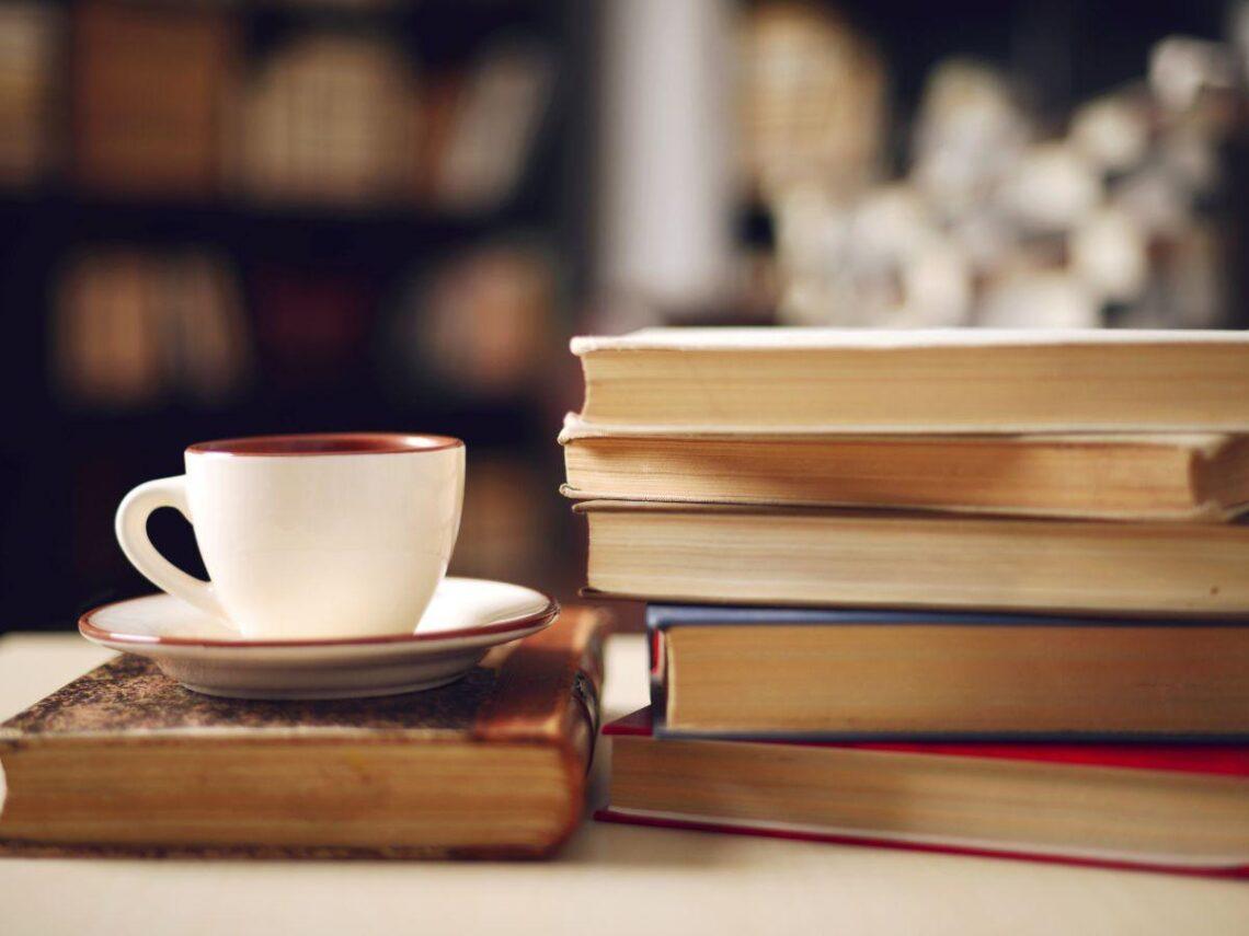 10 libri da leggere nel 2025, tra enogastronomia e viaggi