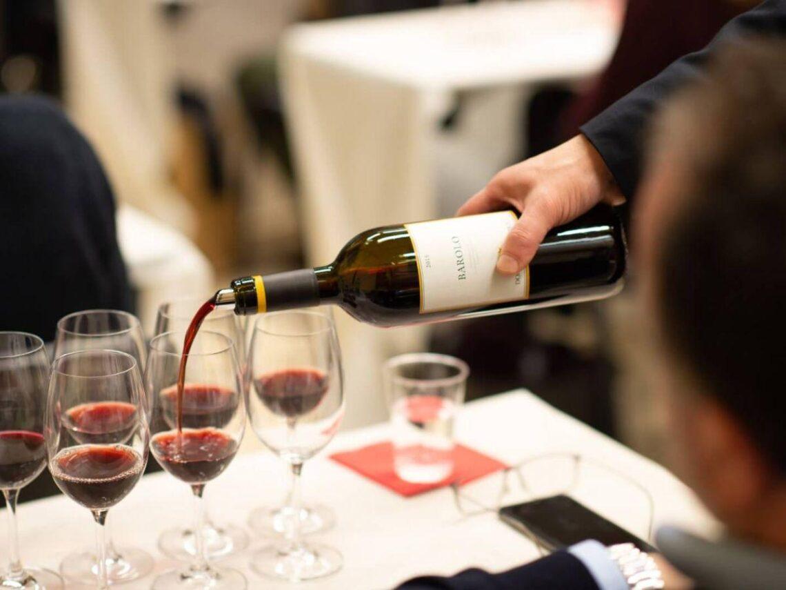 Degustazione di una bottiglia di Nebbiolo