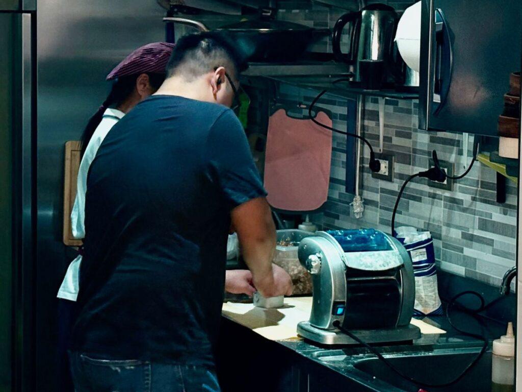 Cucina a vista del Sushiman Bologna