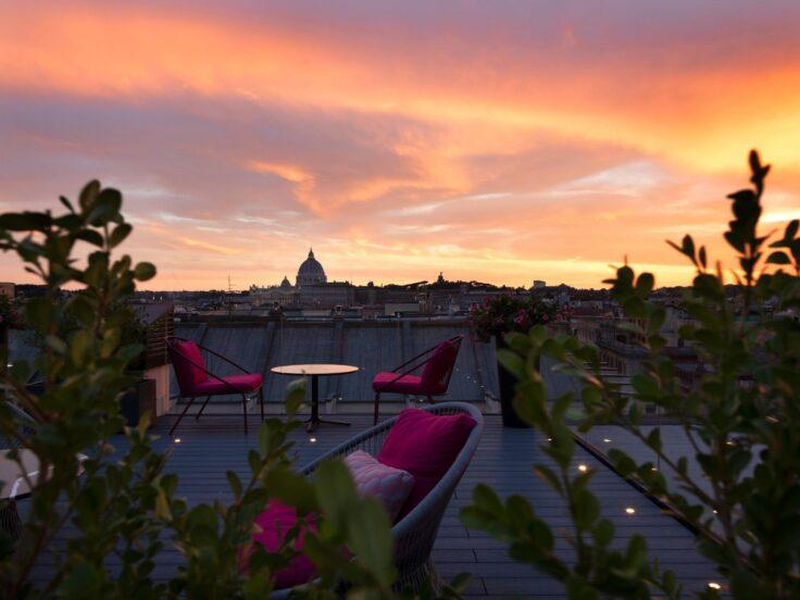 La vista sul Cupolone di San Pietro dallo skybar Ozio Restaurant Roma
