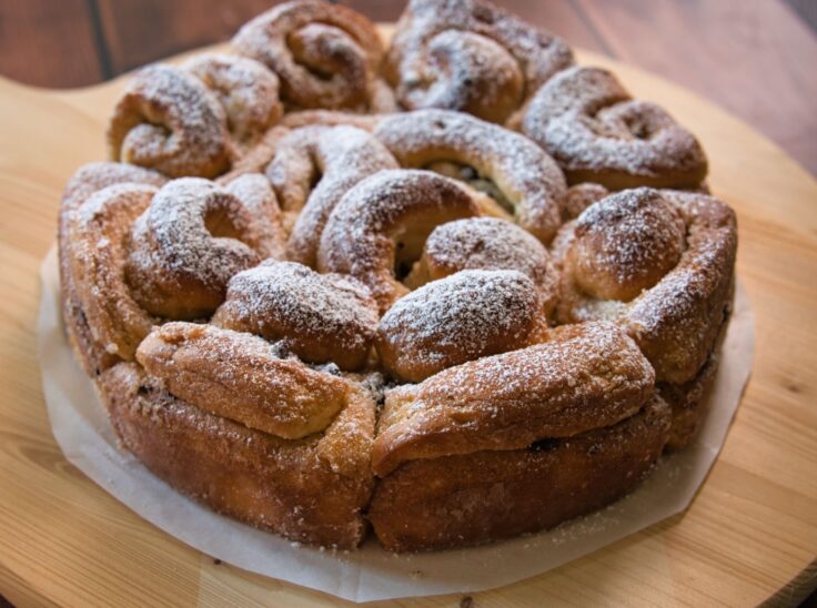 Torta di rose: ricetta lievitata soffice al burro e limone