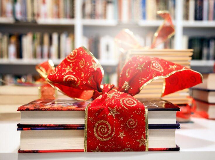 Libri da regalare a Natale 2025: enogastronomia, viaggi e storie