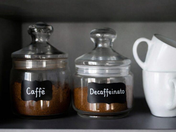 Il caffè decaffeinato fa male? Metodi, sicurezza e qualità